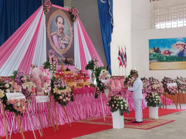 กิจกรรมพิธีวางพวงมาลาเพื่อน้อมรำลึกในพระมหากรุณาธิคุณเนื่องในวันคล้ายวันสวรรคตพระบาทสมเด็จพระจุลจอมเกล้าเจ้าอยู่หัว